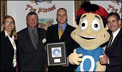 Justin McFarlane, Rob Youl receiving supporters award for Landcare Australia