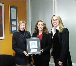 Janice Mascini and Vesna Suntovski receiving their Supporters award from Jane Stewart
